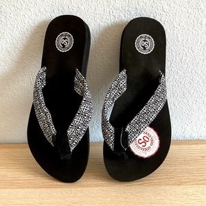SO Printed Thong Sandals